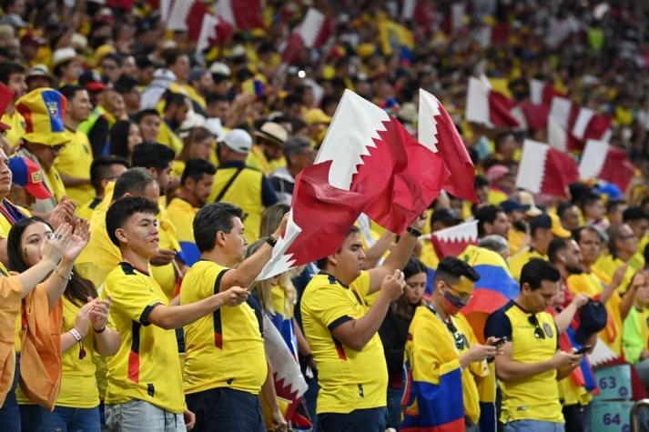 [VIDEO] "El que no salta es un chileno...": Los gritos de los ecuatorianos en partido contra Catar