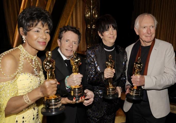 Michael J. Fox ganó Oscar honorífico y bromea: "Me están haciendo temblar"