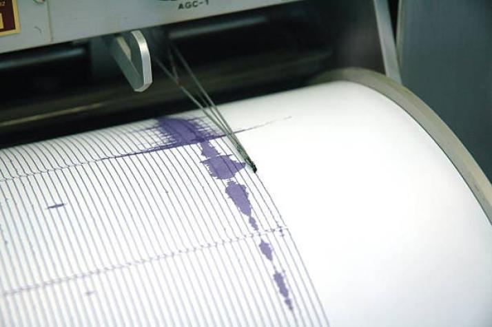 Al menos 56 muertos por terremoto en Indonesia