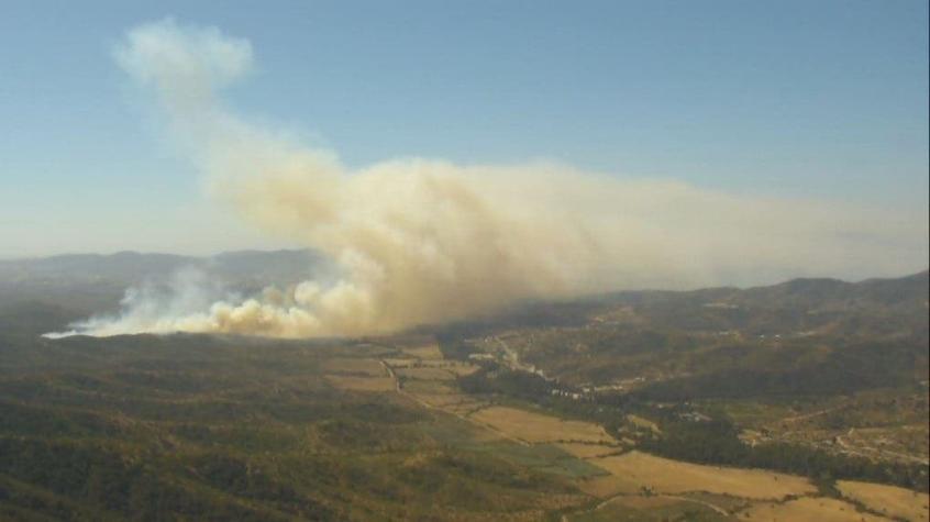 Declaran Alerta Roja en Quilpué por incendio forestal: Amenaza a sectores habitados
