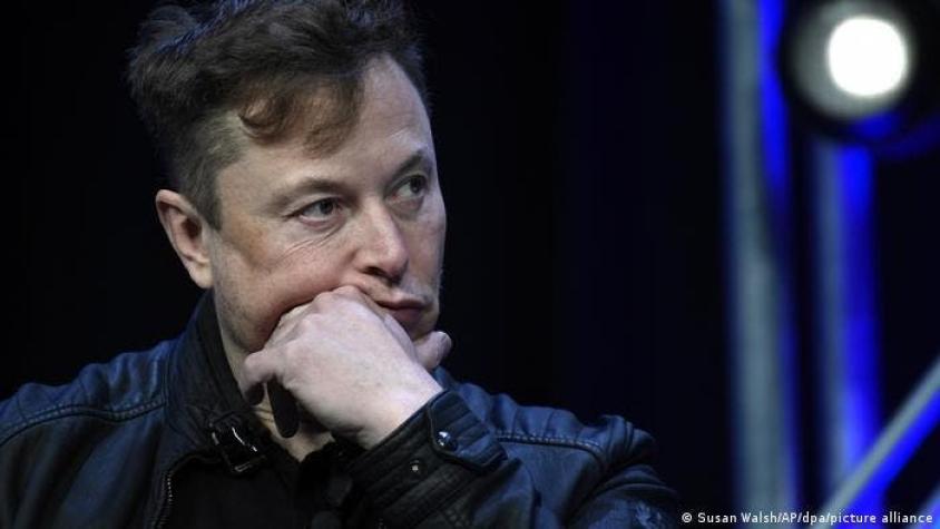 Elon Musk pierde más de 100.000 millones de dólares en un año