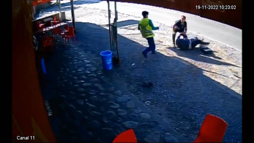 [VIDEO] Dueño de minimarket dio paliza a asaltantes pero no logró frustrar el robo