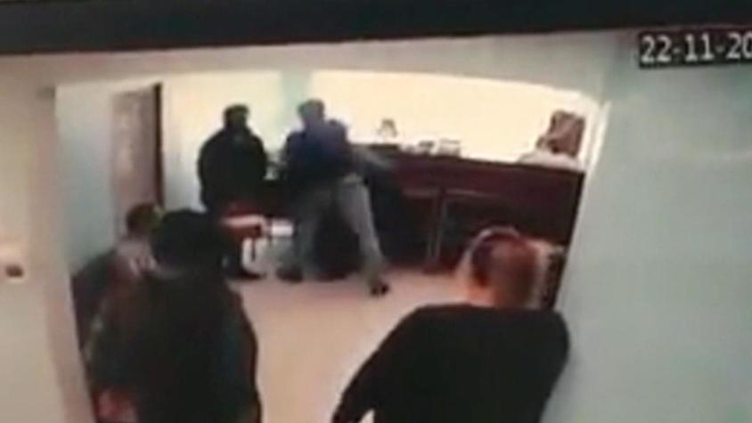 [VIDEO] Médico golpeó a paciente que reclamó por demora en atención en Talcahuano