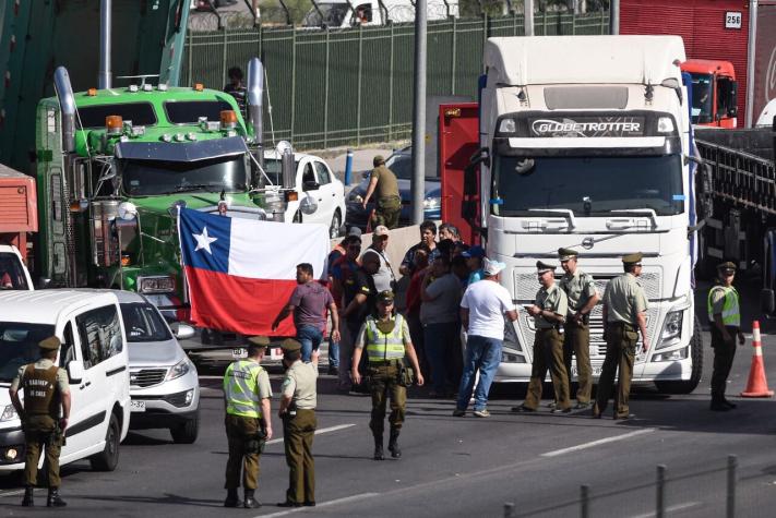 Camioneros dicen que conversaciones con el gobierno están "interrumpidas" y desmienten fin de paro