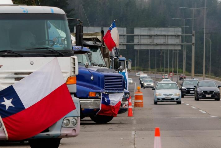 Camioneros de Valparaíso deponen paro y se descuelgan de movilización