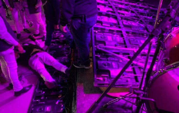 VIDEO: Integrante de banda mexicana es aplastado por pantalla gigante durante grabación de videoclip VIDEO: Integrante de banda mexicana es aplastado por pantalla gigante durante grabación de videoclip