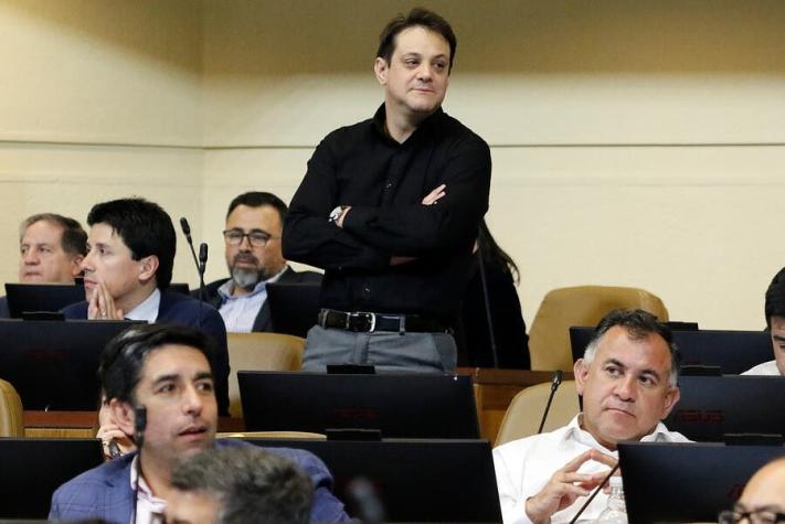 Proponen realizar examen psicológico a parlamentarios, tras nuevo episodio de Gaspar Rivas