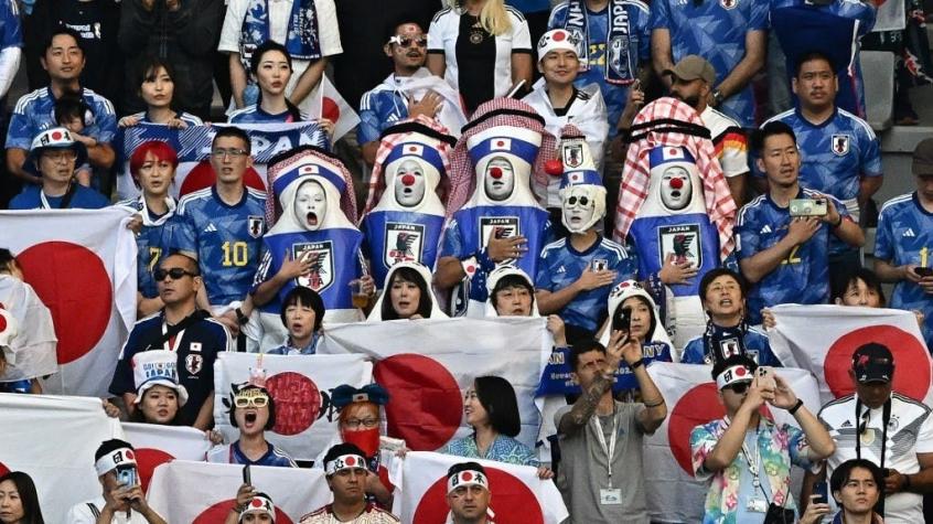 La razón por la que los japoneses limpian los estadios tras los partidos