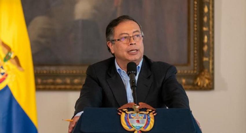 Colombia: Gustavo Petro pide perdón por "genocidio" paramilitar