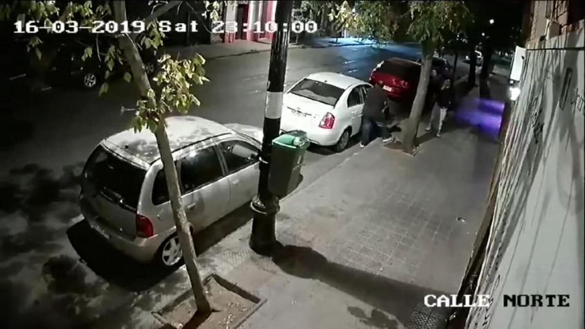 [VIDEO] Vecinos de Barrio Matta amarran sus autos a árboles por seguridad