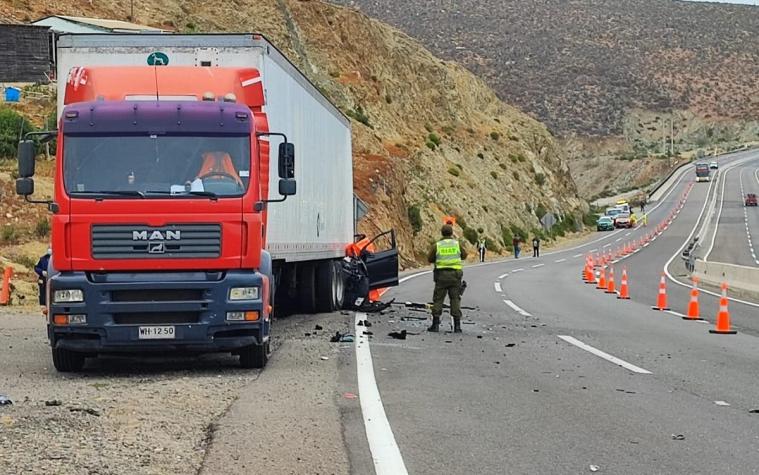 Fatal accidente en Cuesta El Teniente dejó tres funcionarios PDI y dos imputados muertos