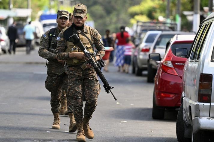 Detenidos más de 140 pandilleros en ciudad cercada de El Salvador
