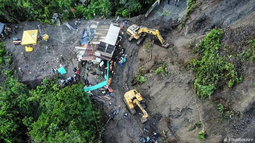 Más de 30 personas mueren en deslizamiento de tierra en Colombia