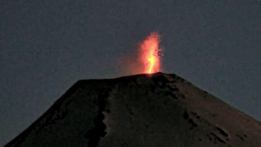 Video muestra increíble actividad en volcán Villarrica: piroclastos alcanzan 100 metros de altura