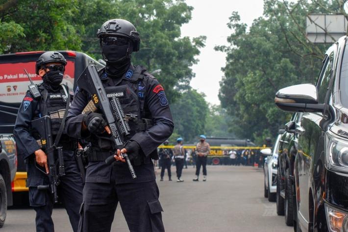 Un muerto y 10 heridos en un atentado contra una comisaría en Indonesia