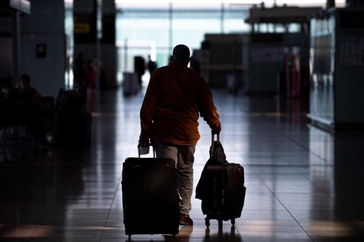 Migrantes aprovecharon aterrizaje de emergencia para saltarse controles en aeropuerto de Barcelona