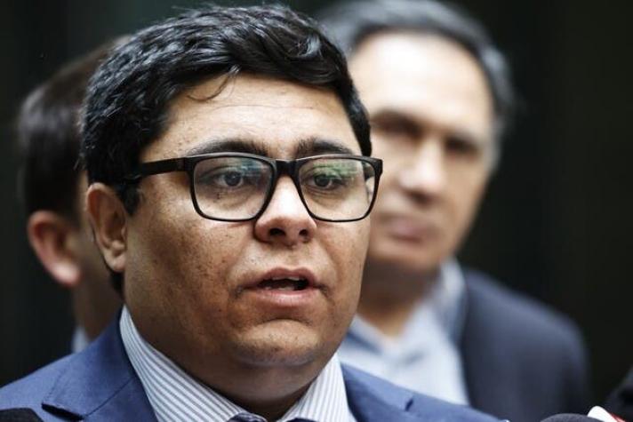 Jefe de bancada republicana: “Si toda la oposición se resta del tema constitucional, éste se acaba” Jefe de bancada republicana: “Si toda la oposición se resta del tema constitucional, éste se acaba”
