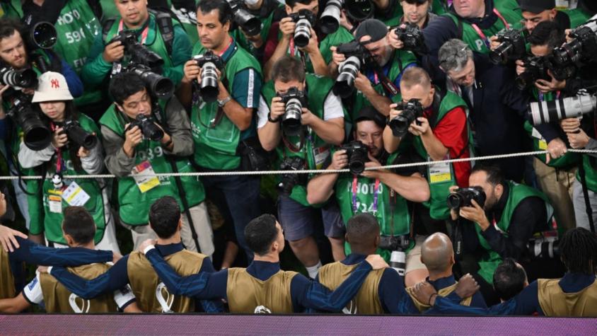 Parece un deja vu: La impresionante imagen de Cristiano Ronaldo en la banca de suplentes en Portugal