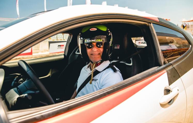Rubens Barrichello tras su llegada a Chile: “Es un día para disfrutar de la verdadera velocidad"