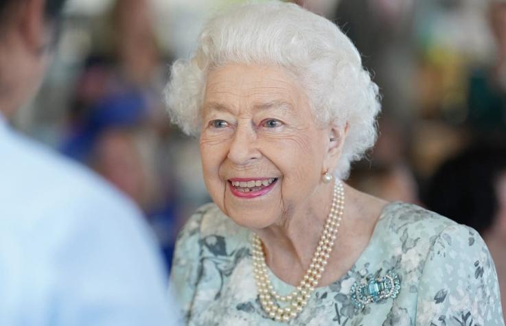 Amiga de la difunta Isabel II se disculpa tras polémica racista en Palacio de Buckingham