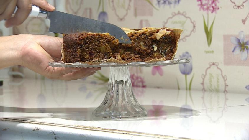 [VIDEO] Pan de Pascua ¿Con o sin fruta confitada? Expertos eligieron al mejor de Chile