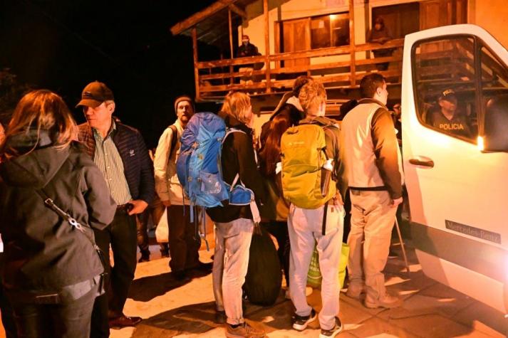 Evacúan a 200 turistas varados en Machu Picchu por protestas en Perú