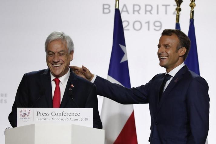 [FOTO] Ex Presidente Piñera comparte junto a Presidente Macron en el duelo Argentina vs Francia
