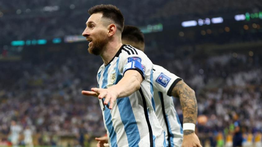 "Dios en el cielo, Messi en la tierra": El poético y emocionante relato argentino en la final