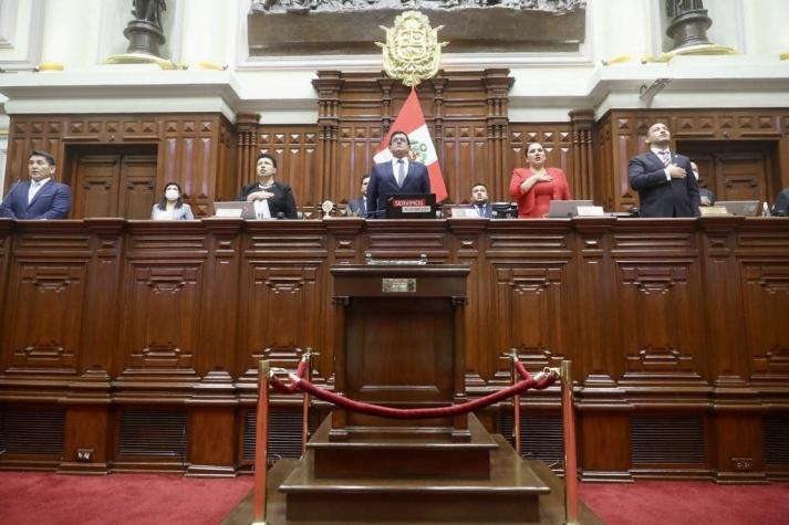 Congreso peruano aprobó adelantar las elecciones para 2024