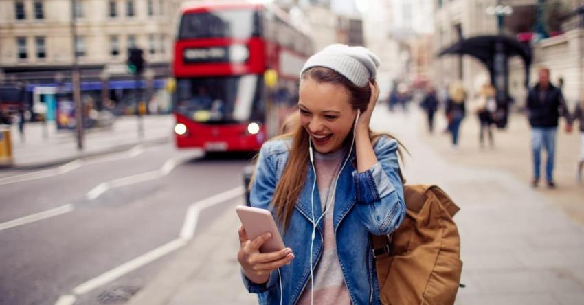 Santander y British Council ofrecen 100 becas presenciales para estudiar inglés en Reino Unido