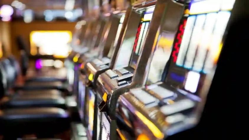 Mujer ganó más de 53 millones de pesos tras apostar "luca" en casino