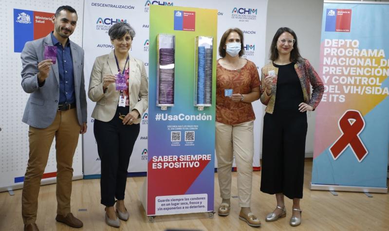 Minsal instala dispensadores con condones para prevenir Enfermedades de Transmisión Sexual (ITS)