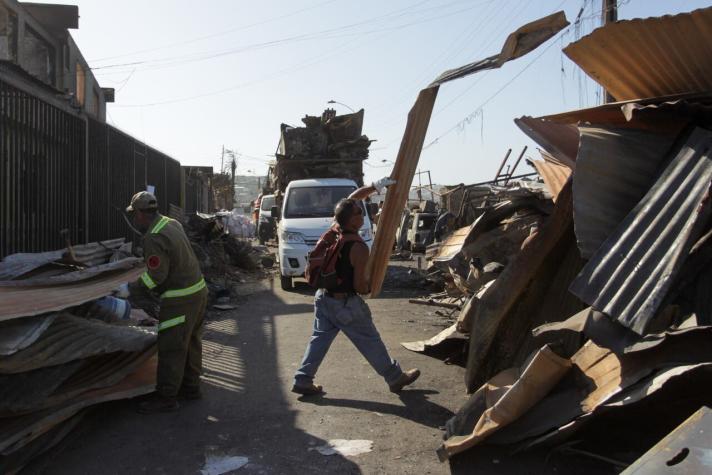 "Hay maquinarias, necesitamos más": Ripamonti hace llamado para sacar escombros tras incendio