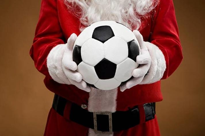 Con "Santa Cruz" en ataque: Arman equipo de fútbol con temática navideña