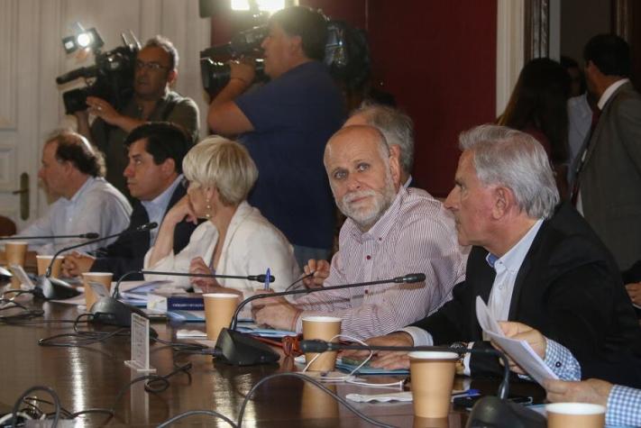 Comisión de Constitución aprueba en general reforma para iniciar un nuevo proceso constituyente Comisión de Constitución aprueba en general reforma para iniciar un nuevo proceso constituyente