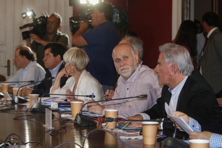 Comisión de Constitución aprueba en general reforma para iniciar un nuevo proceso constituyente