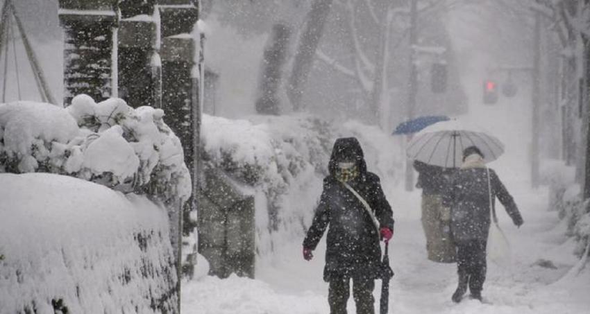 Nevadas en Japón dejan 18 muertos y un centenar de heridos