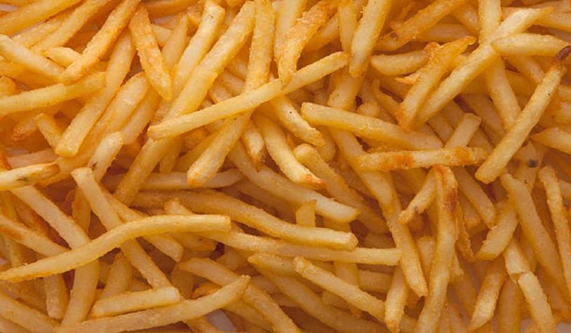 Estudio asegura que los chilenos pidieron papas fritas todos los días del 2022