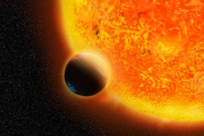 Descubren exoplaneta que está siendo absorbido por su estrella