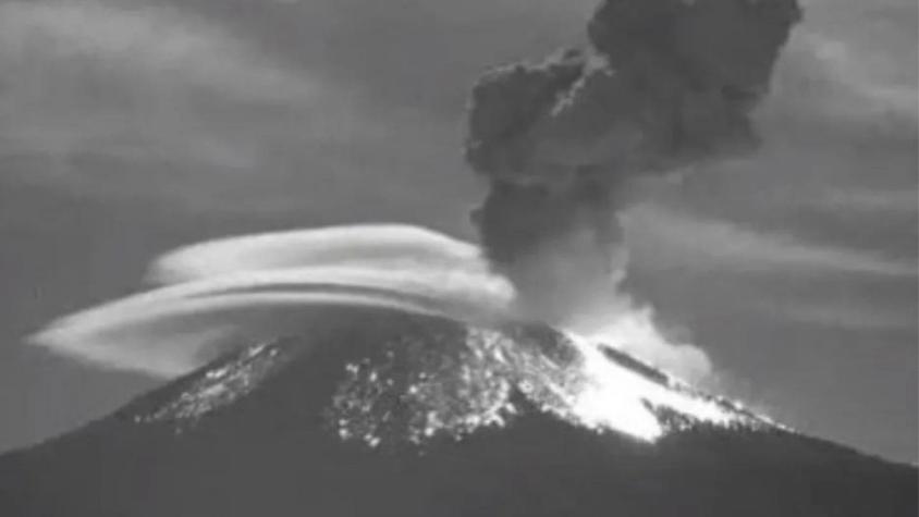 [VIDEO] Se registra fuerte explosión en volcán Popocatépetl en México
