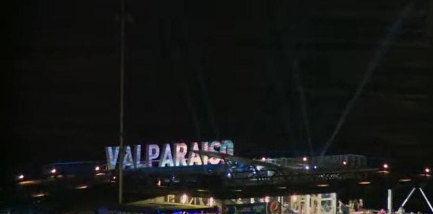 [VIDEO] Año Nuevo en Valparaíso se celebró sin fuegos artificiales