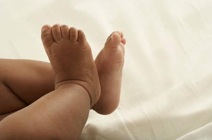Colombia: Bebé muere tras ser abandonada dentro de un auto mientras su madre estaba en motel