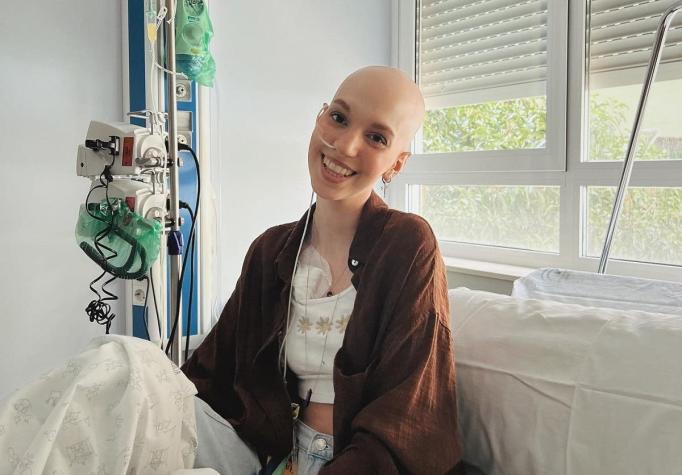 Muere famosa influencer española Elena Huelva, a los 20 años: padecía sarcoma de Ewing