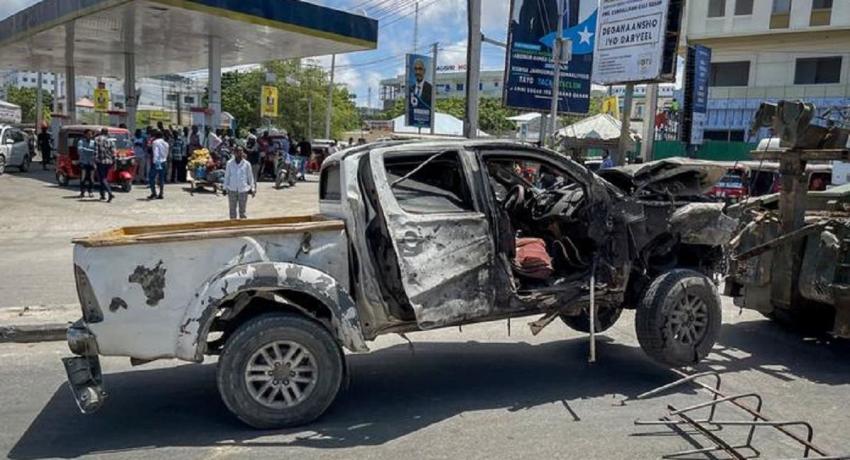 Nueve muertos en dos atentados con coche bomba en Somalia