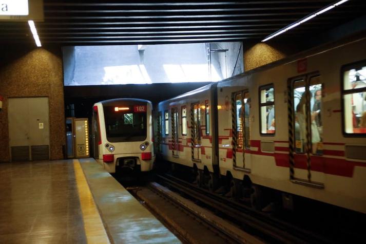 Metro de Santiago restableció servicio en toda la Línea 1 tras cierre de cuatro estaciones
