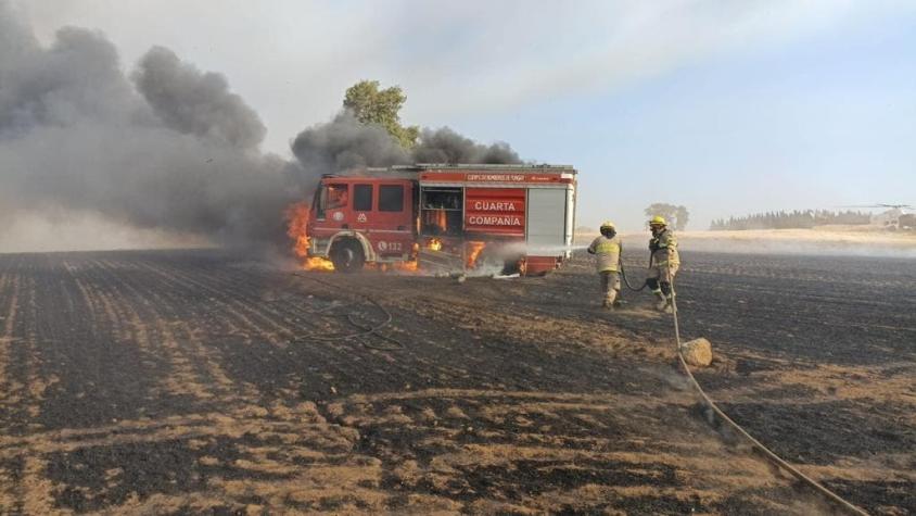 Carro de bomberos fue consumido por las llamas cuando combatía incendio forestal en Yungay