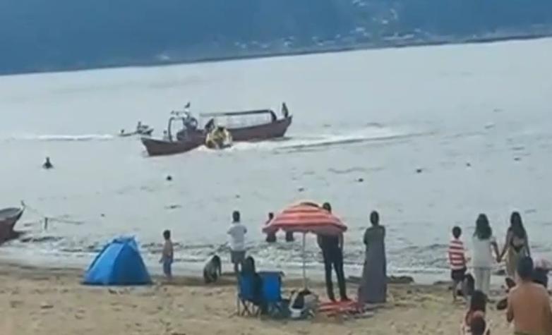 [VIDEO] Lancha se descontroló y lanzó sus pasajeros al mar en playa de Dichato