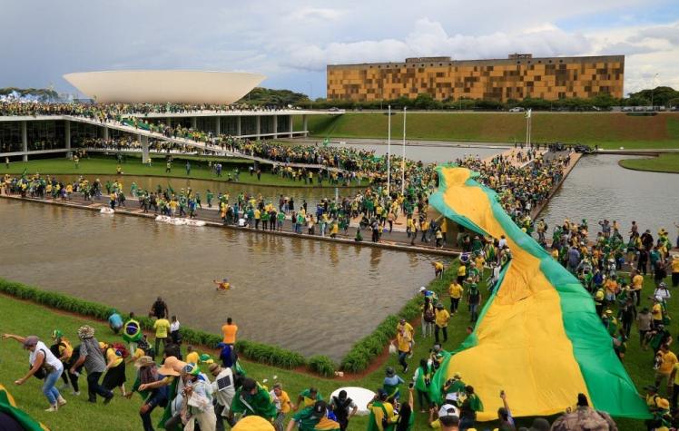 Unos 150 bolsonaristas son detenidos tras invasión de sedes de los tres poderes en Brasil