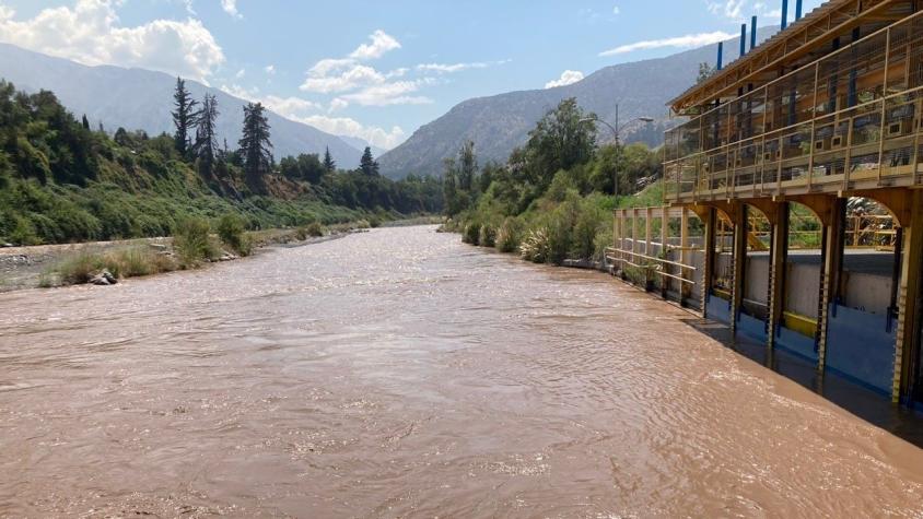 Aguas Andinas se declara en Alerta Temprana Preventiva por alta turbiedad de ríos Maipo y Mapocho