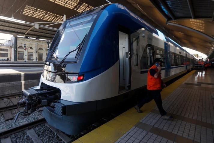 Boric anuncia proyecto para tren que unirá Valparaíso y Santiago en una hora y media en 2030